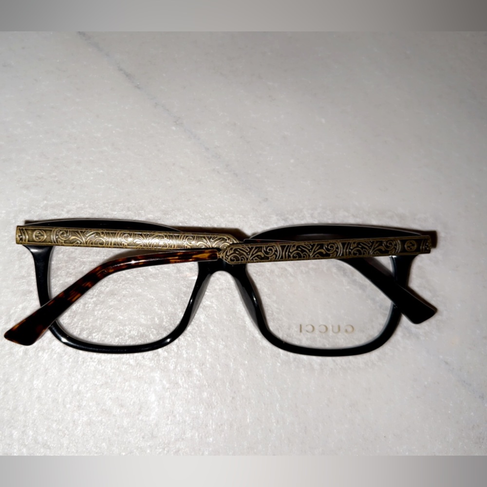 Gucci eye glasses